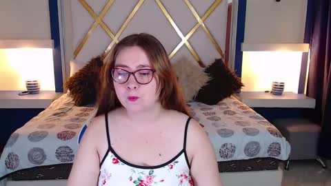 Snapshot of chloe_prg chatting on February 26, 12:38 pm chloe_prg online show from February 26, 12:38 pm