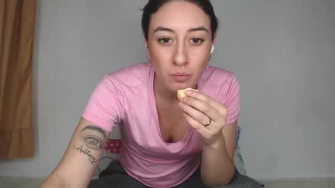 Chloe  online show from October 6, 1:11 am