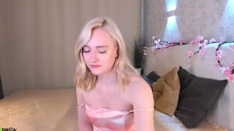 Chloe Deccker online show from June 25, 1:27 am