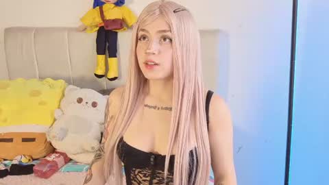 Chloe online show from July 3, 8:04 pm