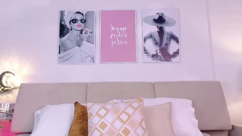 chloeferreira online show from April 9, 1:52 am