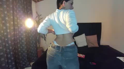 Snapshot of chloeturner_ chatting on January 29, 11:30 am ChloeTurner online show from January 29, 11:30 am