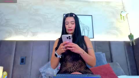 Snapshot of chlooee_ chatting on October 6, 2:17 am Chlooe online show from October 6, 2:17 am