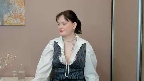 Cassandra online show from April 5, 5:06 am