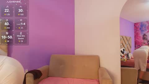 Snapshot of christin_lake chatting on October 6, 7:07 pm christin_lake online show from October 6, 7:07 pm