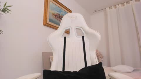 Hi im Christine online show from October 6, 4:07 am