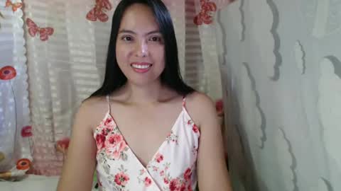 Snapshot of christine_scott chatting on February 7, 1:04 am christine_scott online show from February 7, 1:04 am
