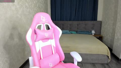 hristy3 online show from February 10, 1:24 am