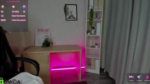 hristy3 online show from November 6, 1:00 am