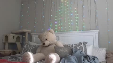 Snapshot of christy_love chatting on December 17, 8:21 pm Christy Love online show from December 17, 8:21 pm