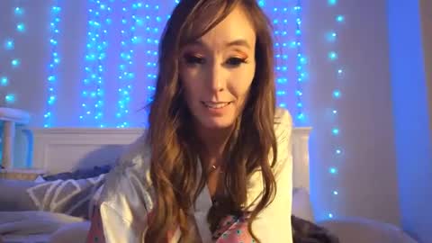Snapshot of christy_love chatting on January 18, 3:20 am Christy Love online show from January 18, 3:20 am