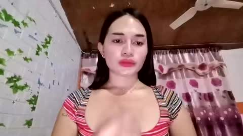 Ur Suraya22 online show from December 22, 1:58 pm