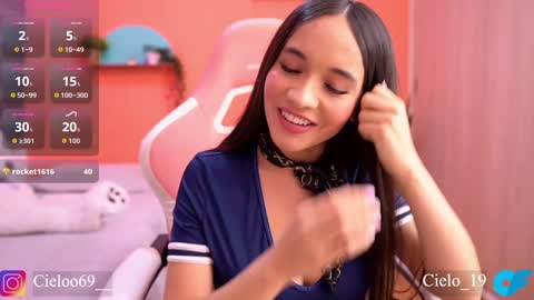 Snapshot of cielo69_ chatting on October 20, 10:13 pm CIELO online show from October 20, 10:13 pm