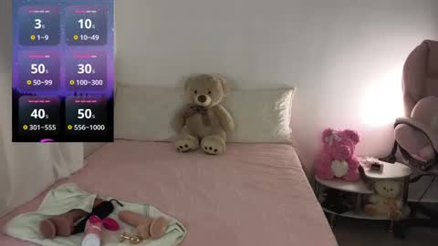 Mia online show from December 17, 4:56 am