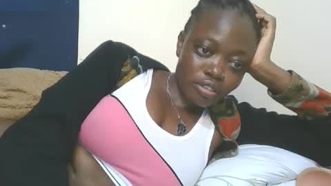 Snapshot of cilia_petite chatting on October 19, 9:00 am cilia petite online show from October 19, 9:00 am