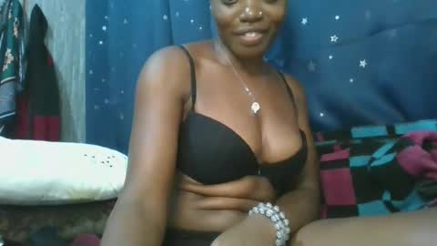 Snapshot of cilia_petite chatting on February 24, 7:19 pm cilia petite online show from February 24, 7:19 pm