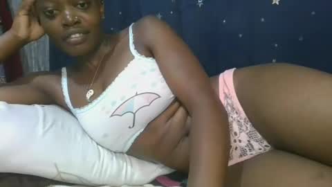 Snapshot of cilia_petite chatting on February 27, 9:14 pm cilia petite online show from February 27, 9:14 pm