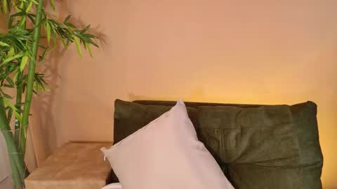 cinnamon_kyla online show from December 5, 2:07 pm