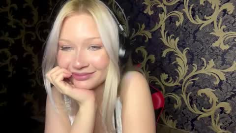 Cira online show from December 18, 8:46 pm