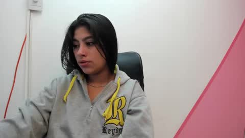 Snapshot of claire_aristizabal chatting on February 14, 3:54 am claire aristizabal online show from February 14, 3:54 am