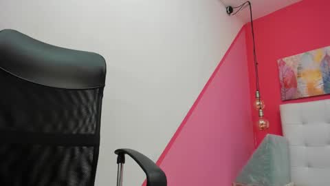 Snapshot of claire_aristizabal chatting on February 22, 3:34 am claire aristizabal online show from February 22, 3:34 am