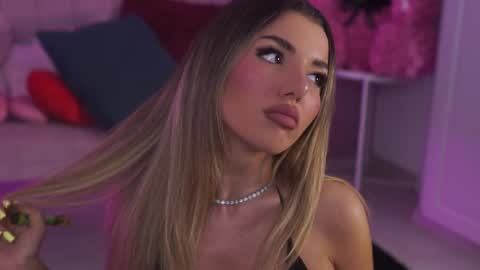 ClaraHazel online show from June 8, 4:57 am