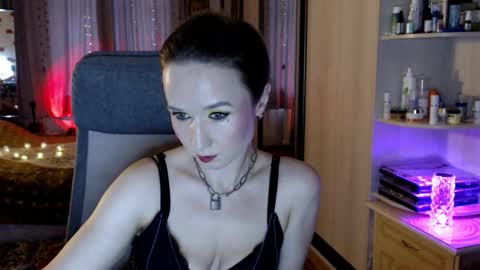 classyinna online show from December 4, 9:11 am