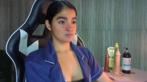 Clementine online show from December 4, 12:51 pm