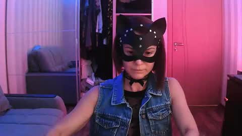 cleo_catra online show from October 6, 4:01 pm