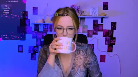 clery_shine online show from February 25, 9:57 pm