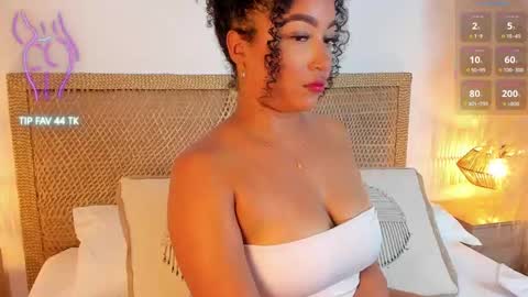 Snapshot of cloe_25 chatting on October 8, 2:38 am cloe_25 online show from October 8, 2:38 am