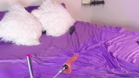 Cloe Bridgee online show from October 18, 4:48 am