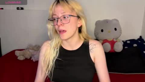  CLOE  online show from November 5, 11:21 pm