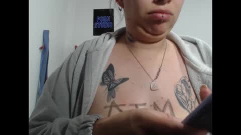 Snapshot of cloepussy chatting on September 24, 2:21 am cloepussy online show from September 24, 2:21 am