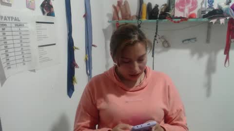 Snapshot of cloepussy chatting on September 10, 6:30 pm cloepussy online show from September 10, 6:30 pm