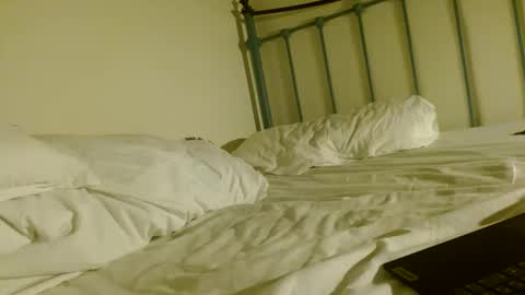 cloudylemonade22 online show from February 5, 7:11 am