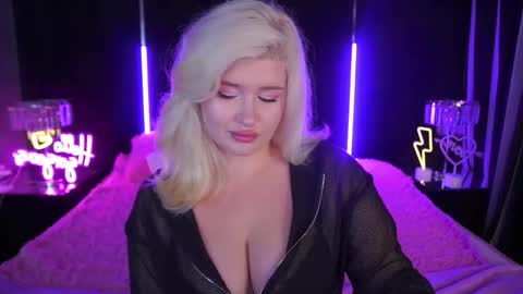 Snapshot of cocosecretss chatting on October 11, 6:51 am onlyfans amyleyy online show from October 11, 6:51 am