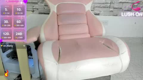 laurita online show from March 8, 5:19 pm