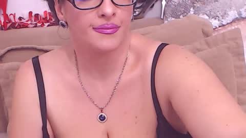 Snapshot of college_dream_bbw chatting on January 5, 8:21 pm Maddison online show from January 5, 8:21 pm