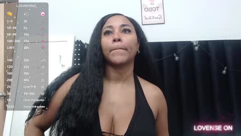 Snapshot of colombia_mommy_ chatting on December 21, 12:49 pm GRETCHEN online show from December 21, 12:49 pm
