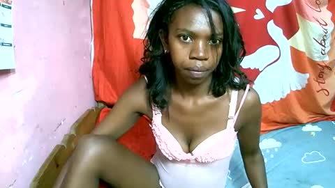 coquine_lara online show from May 18, 11:11 pm