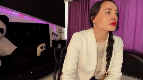 Coral  online show from March 9, 1:25 pm