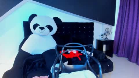 Coral  online show from February 12, 12:44 pm