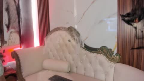 Coralie Bronson online show from October 24, 4:52 am