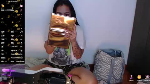 Snapshot of coraline2911 chatting on February 18, 11:00 am coraline2911 online show from February 18, 11:00 am