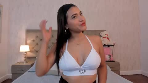 Snapshot of corinabrown_ chatting on February 9, 11:47 am corinabrown_ online show from February 9, 11:47 am
