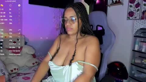 Snapshot of corinastonee chatting on October 21, 2:37 am corina online show from October 21, 2:37 am