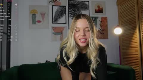 Snapshot of corni__ chatting on December 15, 10:37 pm Im Cornelia FANSLY free telegram INSTA online show from December 15, 10:37 pm