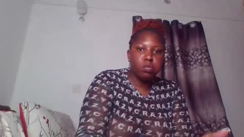 Erykah online show from December 8, 8:25 pm