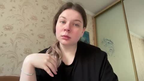 Elise online show from September 21, 8:46 am